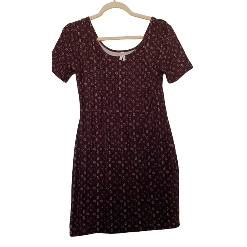 Mudd Dress Size M Burgundy Mudd Short Sleeve Bodycon Dress. Gently Used.